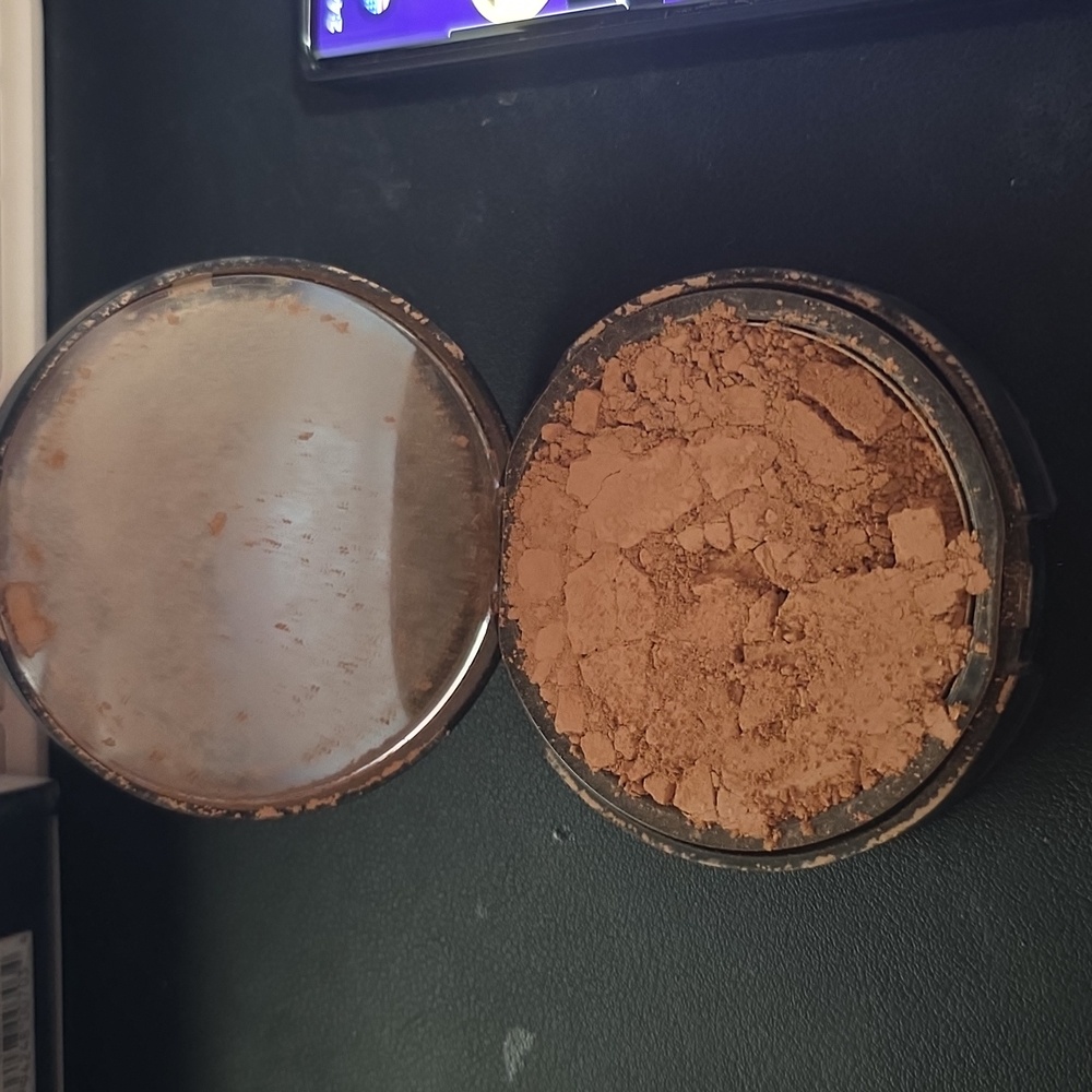 bareMinerals Tan Foundation Compact Matte Finish - Picture 6 of 6